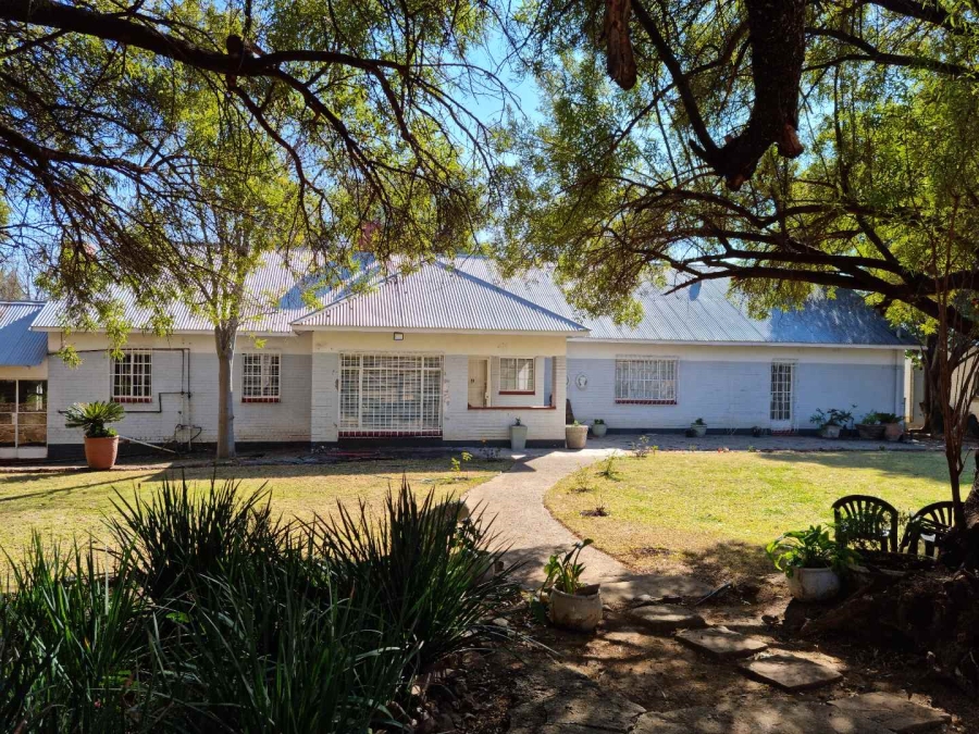 9 Bedroom Property for Sale in Hartbeespoort Rural North West